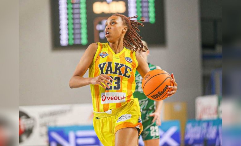 Šatňa Young Angels vonia koláčmi. Sujová nehrá, lebo chce pomôcť napredovaniu