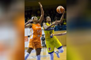 GOOD ANGELS Košice vs. Famila Schio, Johnson(42) vs. Walker(14)