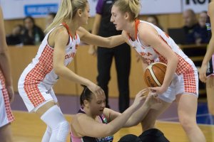 PINKK Pécsi 424 (HUN) vs. Olimpia Grodno (BLR), EWBL